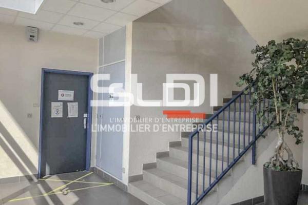 Locaux d'activités A LOUER - BRON - 334 m²