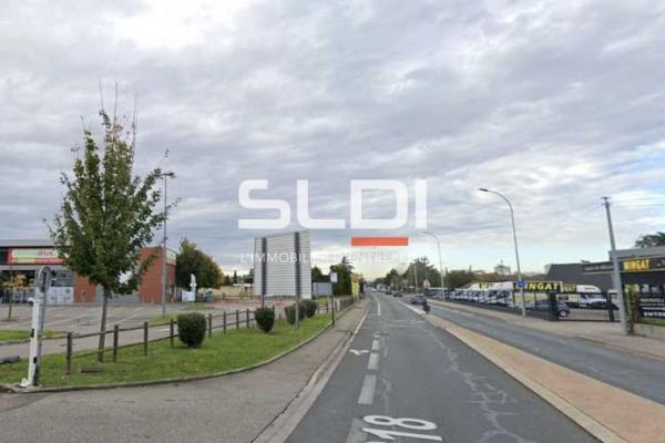 Commerces A LOUER - SAINT PRIEST - 1 014 m²