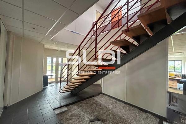 Locaux d'activités A LOUER - ARNAS - 1 440 m²