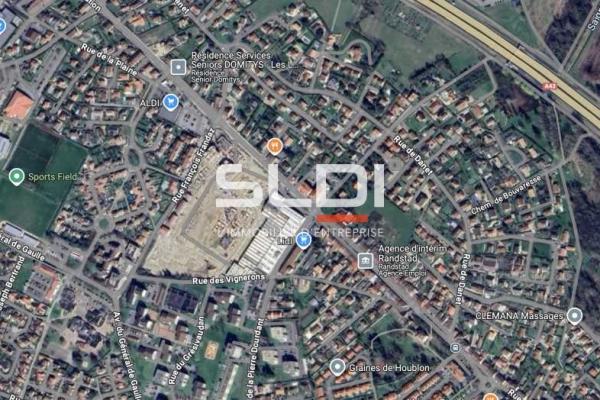Commerces A LOUER - LA VERPILLIERE - 151 m²