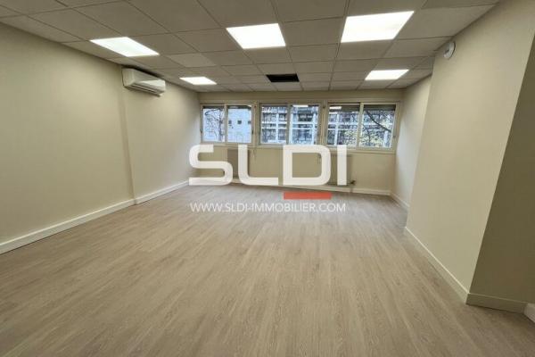Bureaux A LOUER - LYON - 82 m²