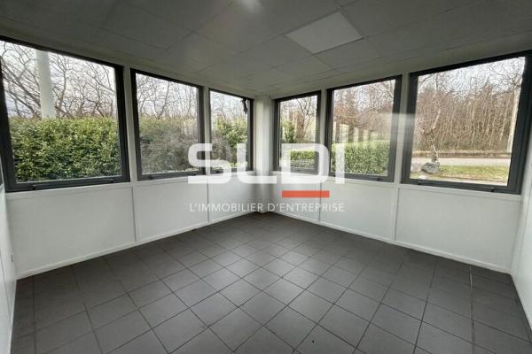 Activités A LOUER - SAINT PRIEST - 1 760 m²
