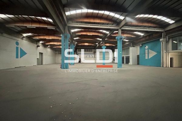 Locaux d'activités A LOUER - SAINT PRIEST - 2 160 m²