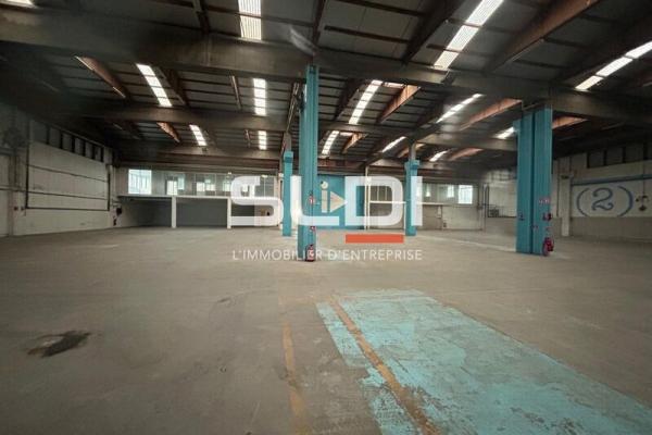 Locaux d'activités A LOUER - SAINT PRIEST - 1 760 m²