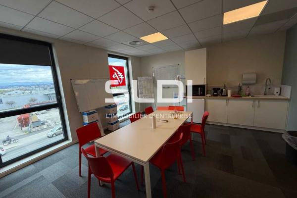 Bureaux A VENDRE - SAINT FONS - 194,4 m²
