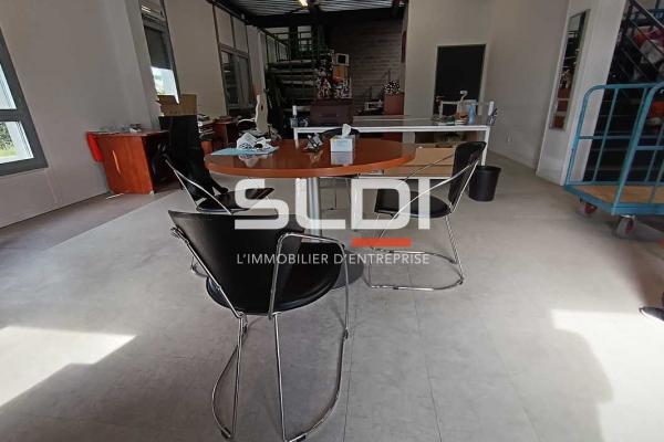 Activités A LOUER - GENAS - 420 m²