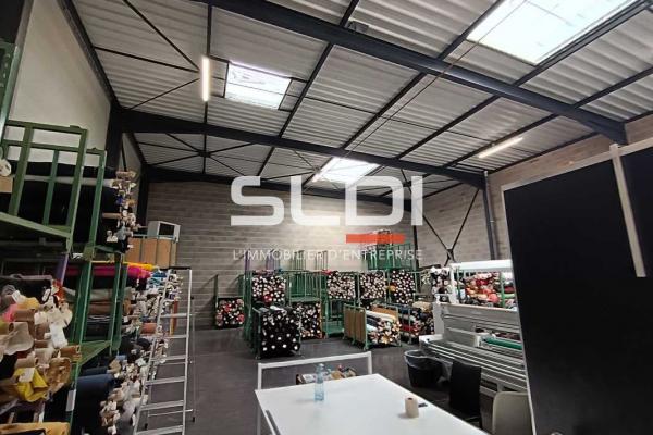 Locaux d'activités A LOUER - GENAS - 420 m²