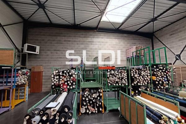 Locaux d'activités A LOUER - GENAS - 420 m²