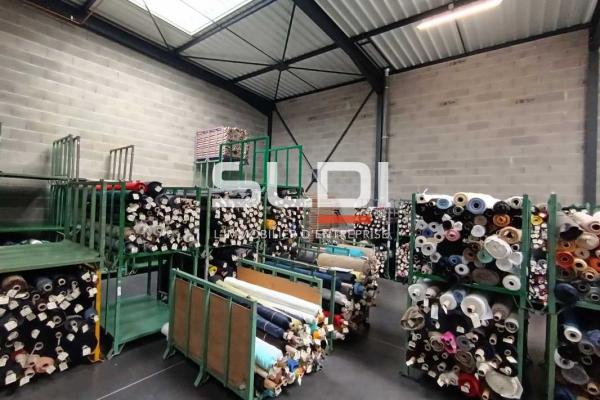 Locaux d'activités A LOUER - GENAS - 420 m²