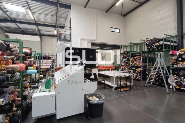 Locaux d'activités A LOUER - GENAS - 420 m²