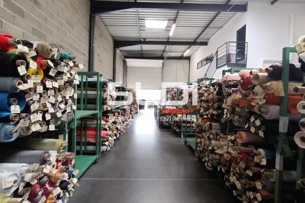 Activités A LOUER - GENAS - 420 m²