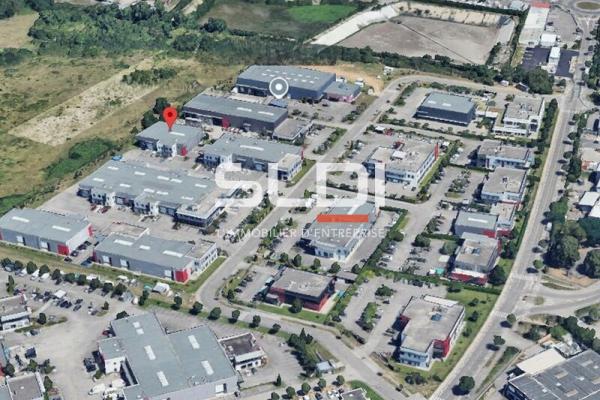 Activités A LOUER - SAINT PRIEST - 598 m²