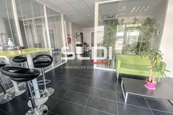 Locaux d'activités A LOUER - VAULX EN VELIN - 615 m²