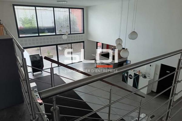Locaux d'activités A VENDRE - DECINES CHARPIEU - 1 092 m²