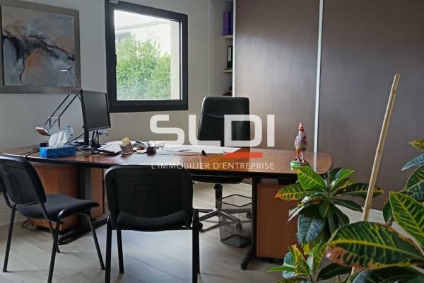 Locaux d'activités A VENDRE - DECINES CHARPIEU - 1 092 m²