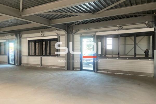 Locaux d'activités A LOUER - OULLINS-PIERRE-BÉNITE - 676 m²