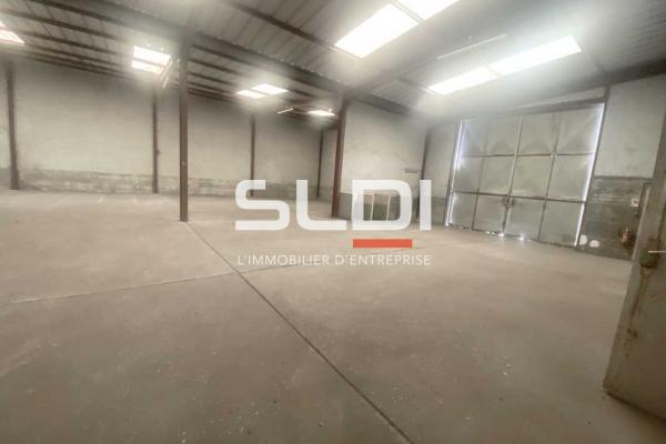 Locaux d'activités A LOUER - SAINT LAURENT DE MURE - 860 m²