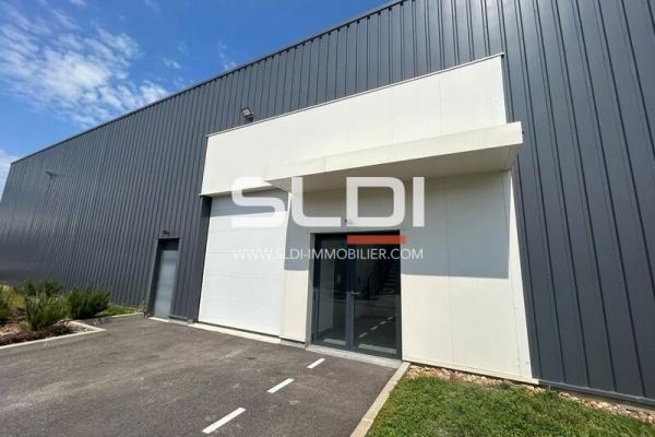 Locaux d'activités A VENDRE OU A LOUER - GENAY - 475 m²