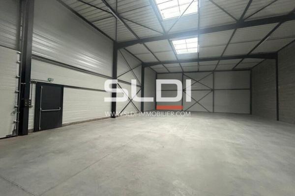 Locaux d'activités A VENDRE OU A LOUER - GENAY - 475 m²