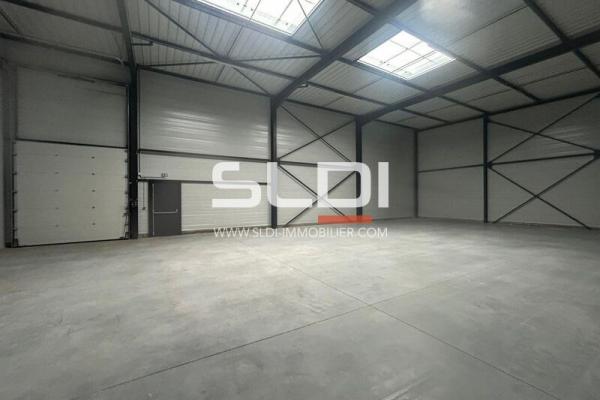 Locaux d'activités A VENDRE OU A LOUER - GENAY - 475 m²