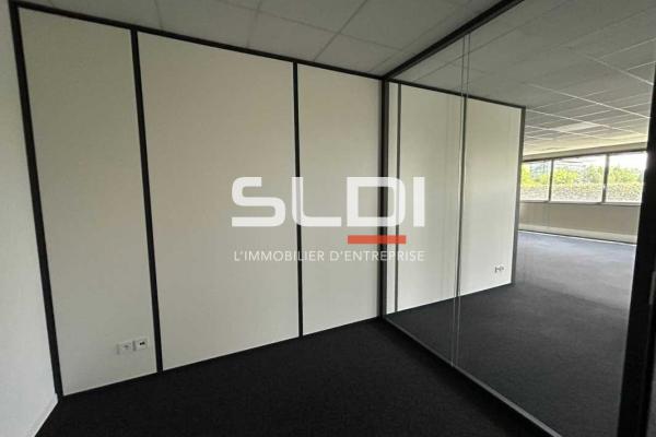 Bureaux A VENDRE OU A LOUER - DARDILLY - 235 m²