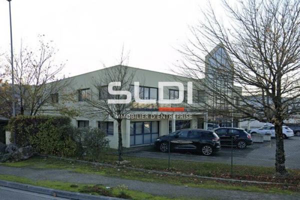 Locaux d'activités A VENDRE - CHASSIEU - 1 106 m²