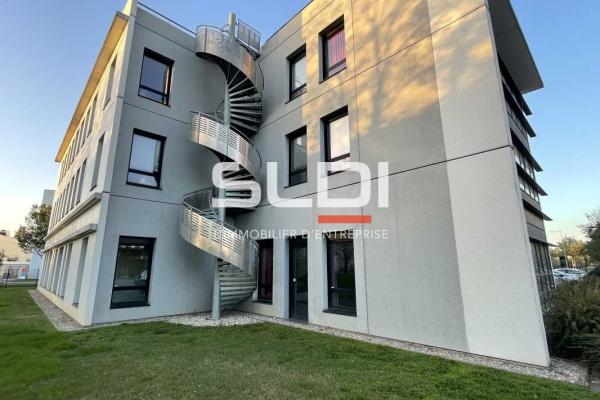 Bureaux A LOUER - SAINT PRIEST - 170 m²