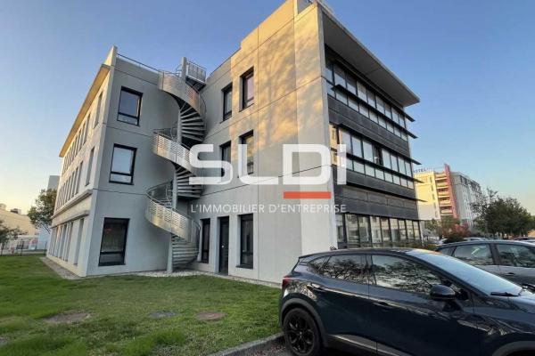 Bureaux A LOUER - SAINT PRIEST - 80 m²