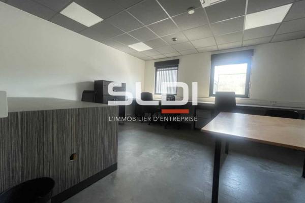Bureaux A LOUER - VAULX EN VELIN - 79 m²
