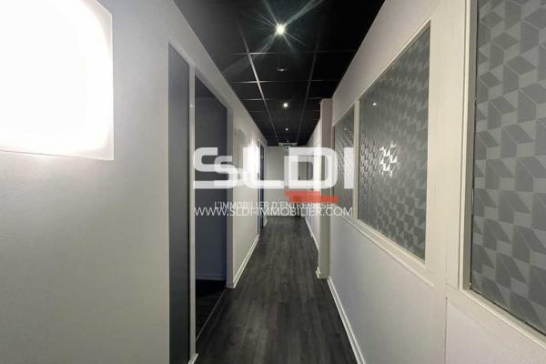 Locaux d'activités A VENDRE - RILLIEUX LA PAPE - 330 m²