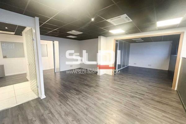 Locaux d'activités A VENDRE - RILLIEUX LA PAPE - 330 m²