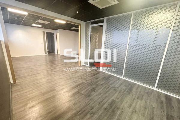 Locaux d'activités A VENDRE - RILLIEUX LA PAPE - 330 m²