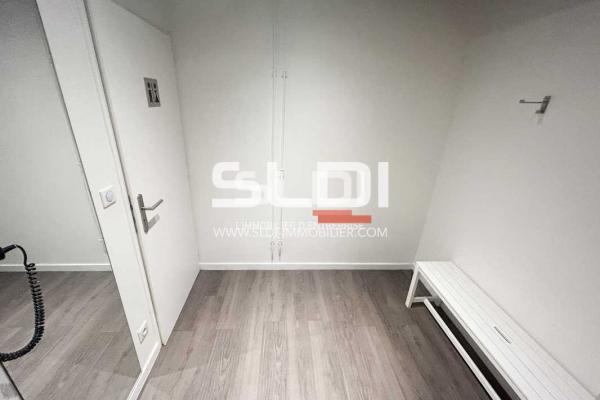 Locaux d'activités A VENDRE - RILLIEUX LA PAPE - 330 m²