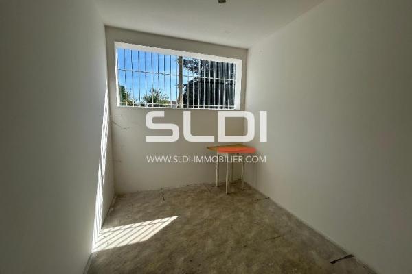 Locaux d'activités A LOUER - GENAY - 382 m²
