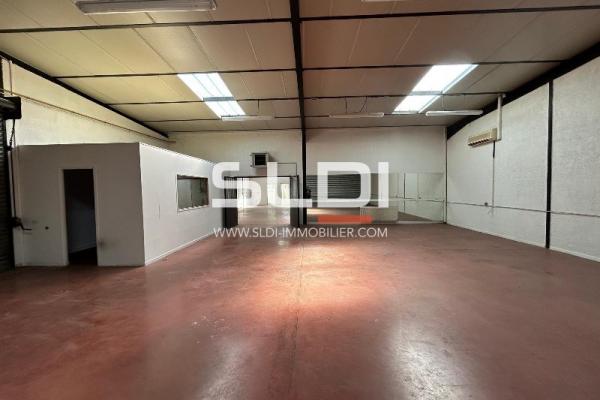Locaux d'activités A LOUER - GENAY - 382 m²