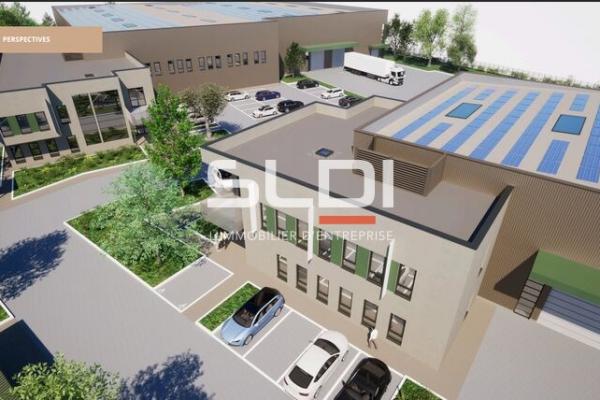 Locaux d'activités A LOUER - SAINT PRIEST - 3 957 m²