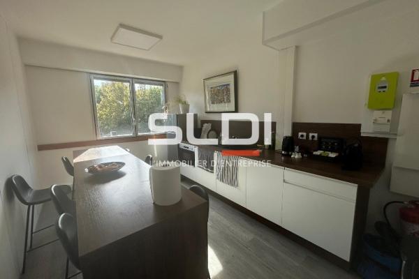 Bureaux A LOUER - ECULLY - 162 m²