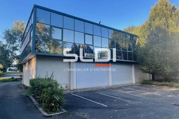 Locaux d'activités A VENDRE OU A LOUER - LIMONEST - 950 m²