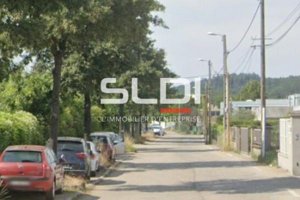 Locaux d'activités A LOUER - BRIGNAIS - 835 m²