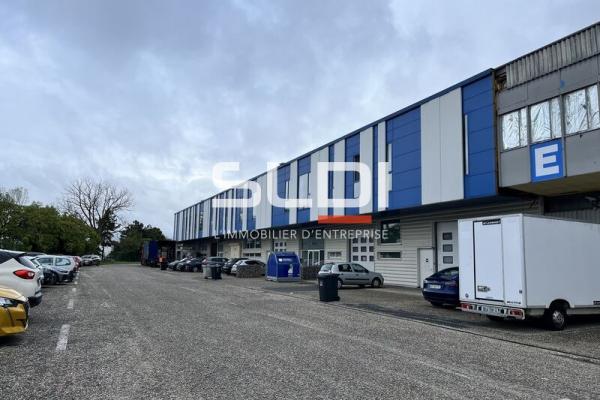 Locaux d'activités A LOUER - CALUIRE ET CUIRE - 1 060 m²