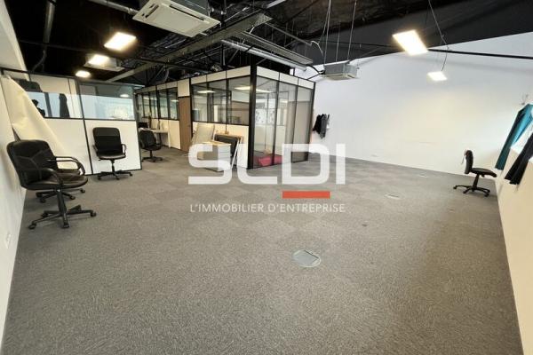 Locaux d'activités A LOUER - CALUIRE ET CUIRE - 1 060 m²