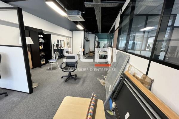 Locaux d'activités A LOUER - CALUIRE ET CUIRE - 1 060 m²