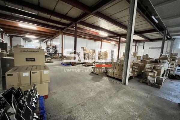 Locaux d'activités A LOUER - CALUIRE ET CUIRE - 1 060 m²