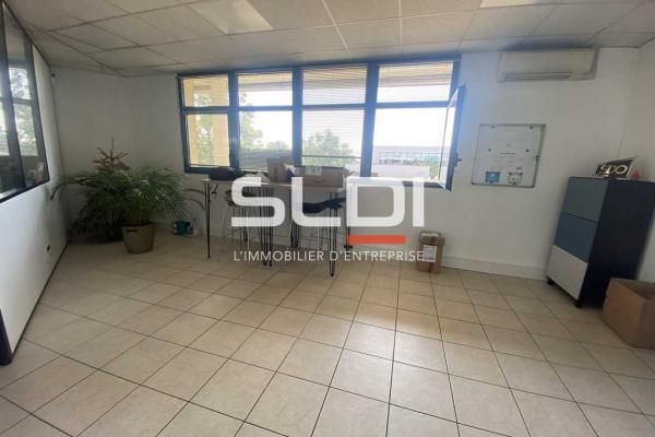Bureaux A VENDRE OU A LOUER - BRON - 153 m²