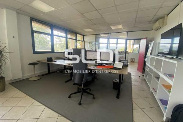 Bureaux A VENDRE OU A LOUER - BRON - 153 m²
