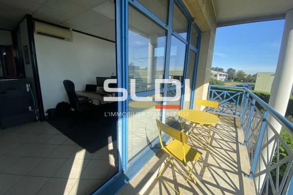 Bureaux A VENDRE OU A LOUER - BRON - 153 m²