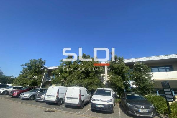 Bureaux A VENDRE OU A LOUER - BRON - 153 m²