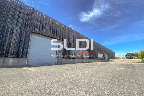 Locaux d'activités A LOUER - SAINT PRIEST - 1 500 m²