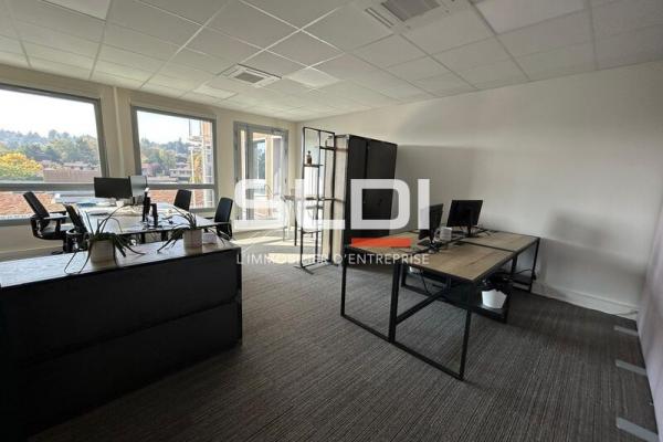 Bureaux A LOUER - DARDILLY - 343 m²