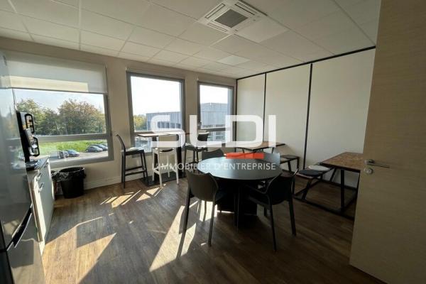 Bureaux A LOUER - DARDILLY - 343 m²